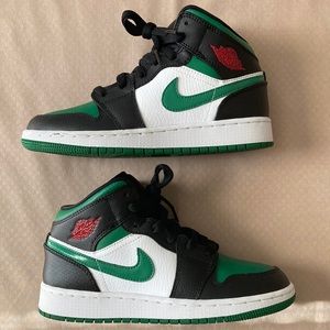 Jordan AJ1 Mid “Green Toe” - Big Kid’s GS 3.5Y